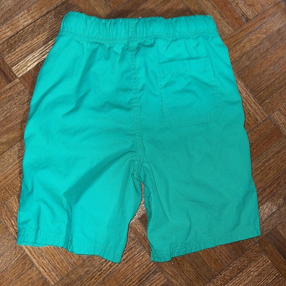 Lightning bug bright, kelly green pull on shorts size 8 - Picture 2 of 5